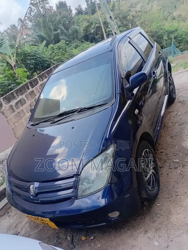 Toyota IST 2003 Blue