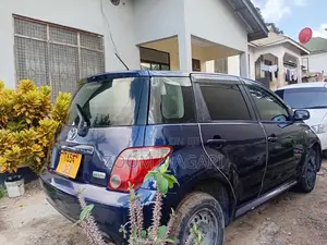 Toyota IST 2003 Blue