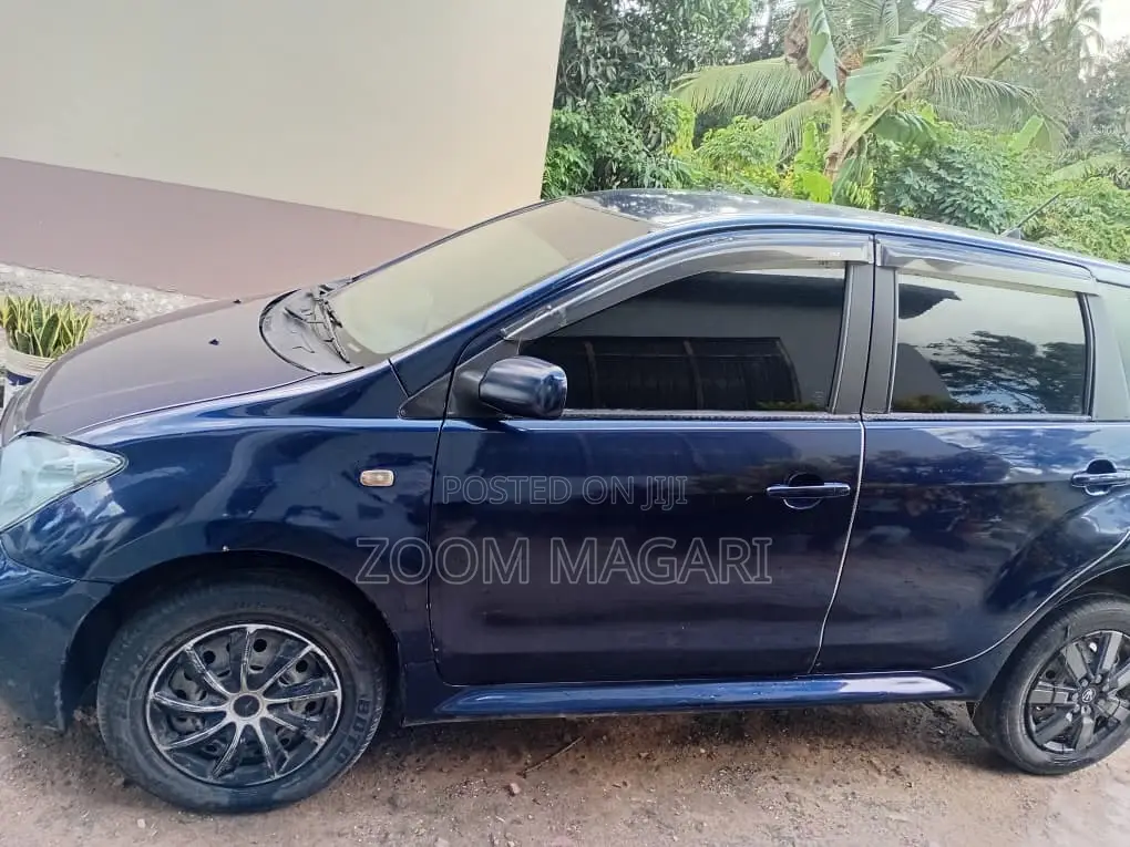 Toyota IST 2003 Blue