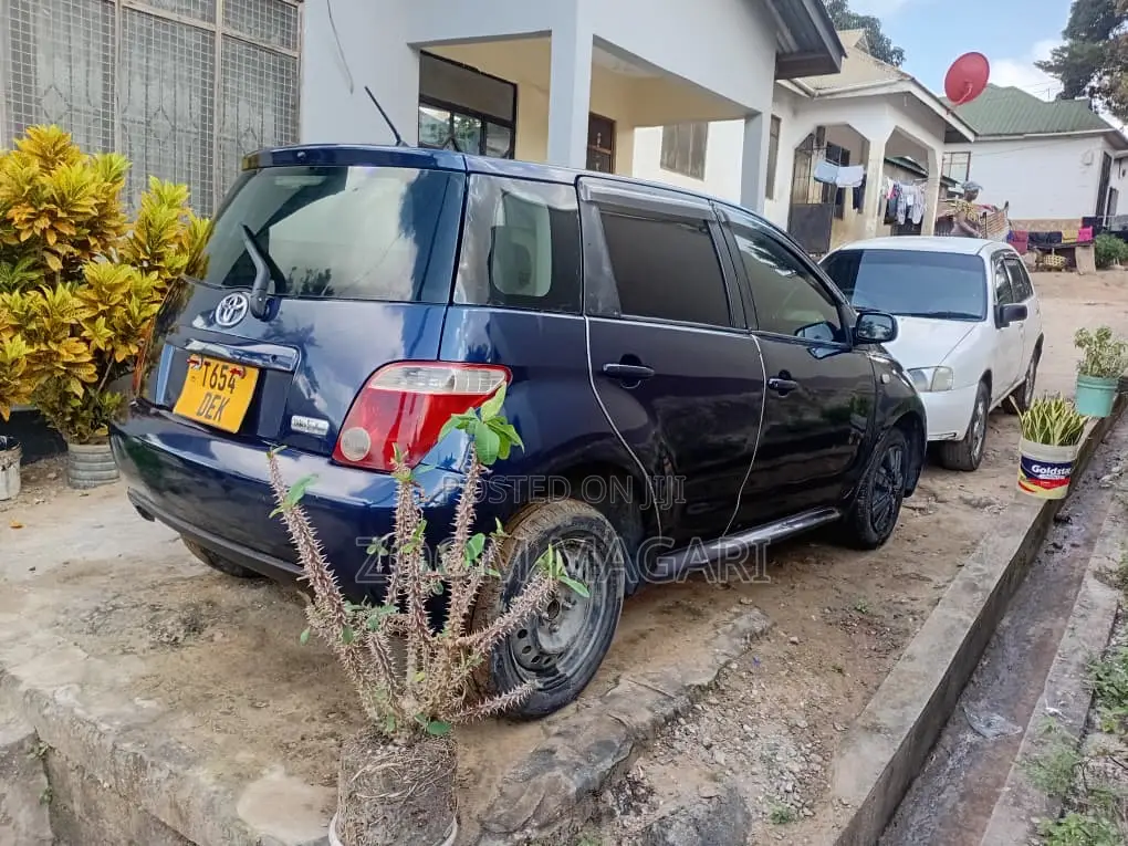 Toyota IST 2003 Blue