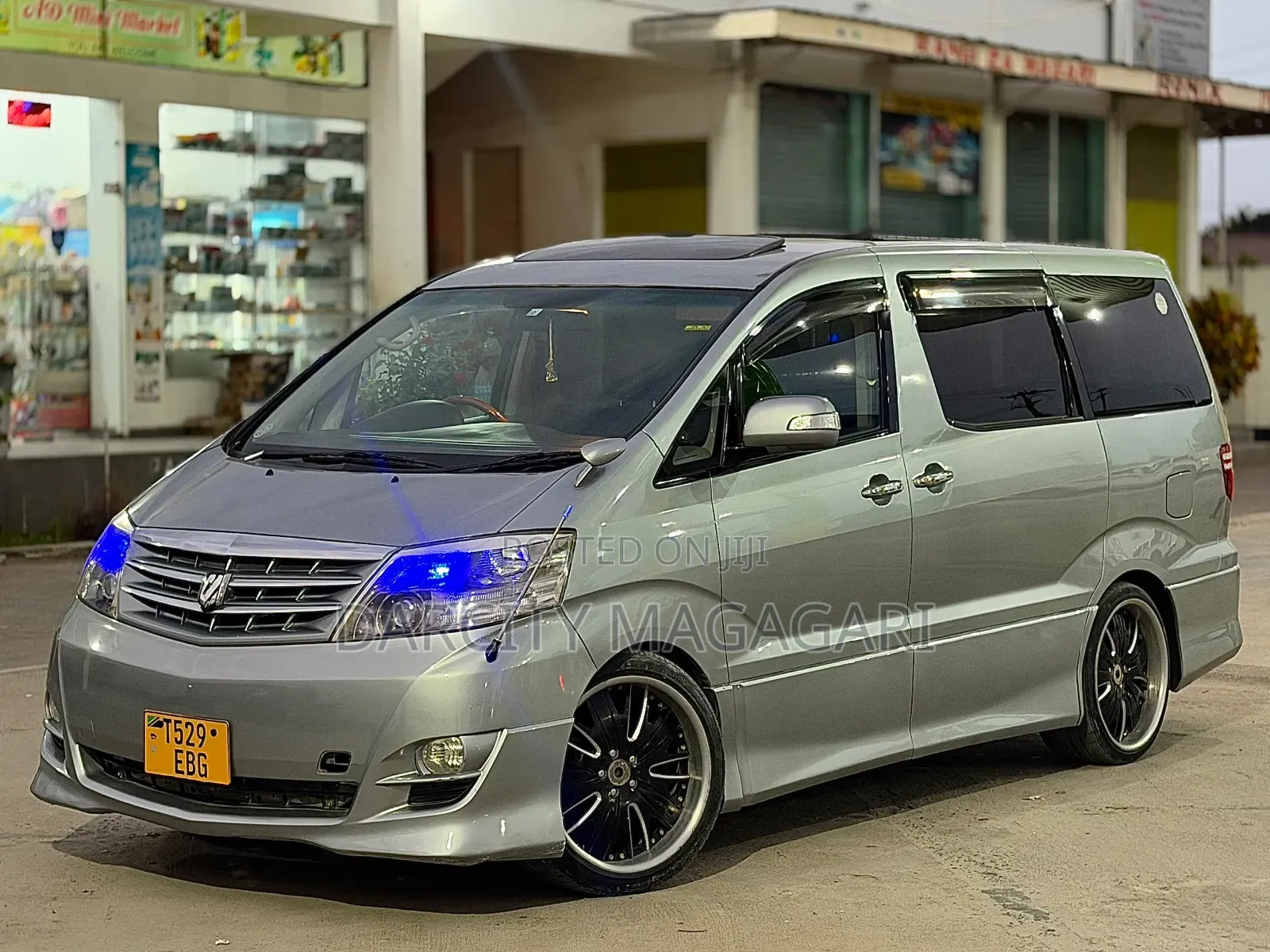 Toyota Alphard 2006 Gold