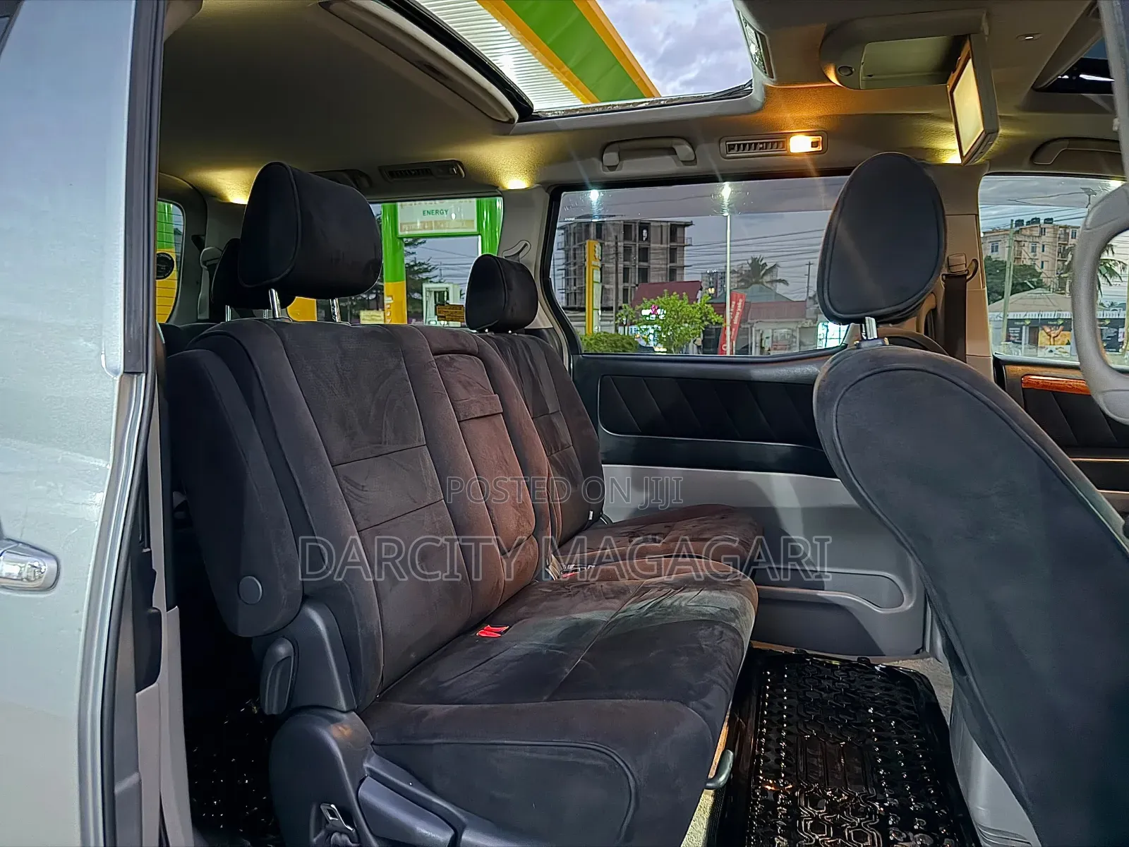 Toyota Alphard 2006 Gold