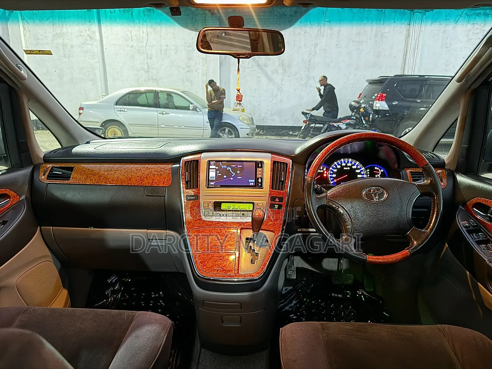 Toyota Alphard 2006 Gold