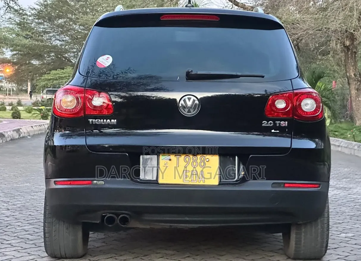 Volkswagen Tiguan 2010 Black