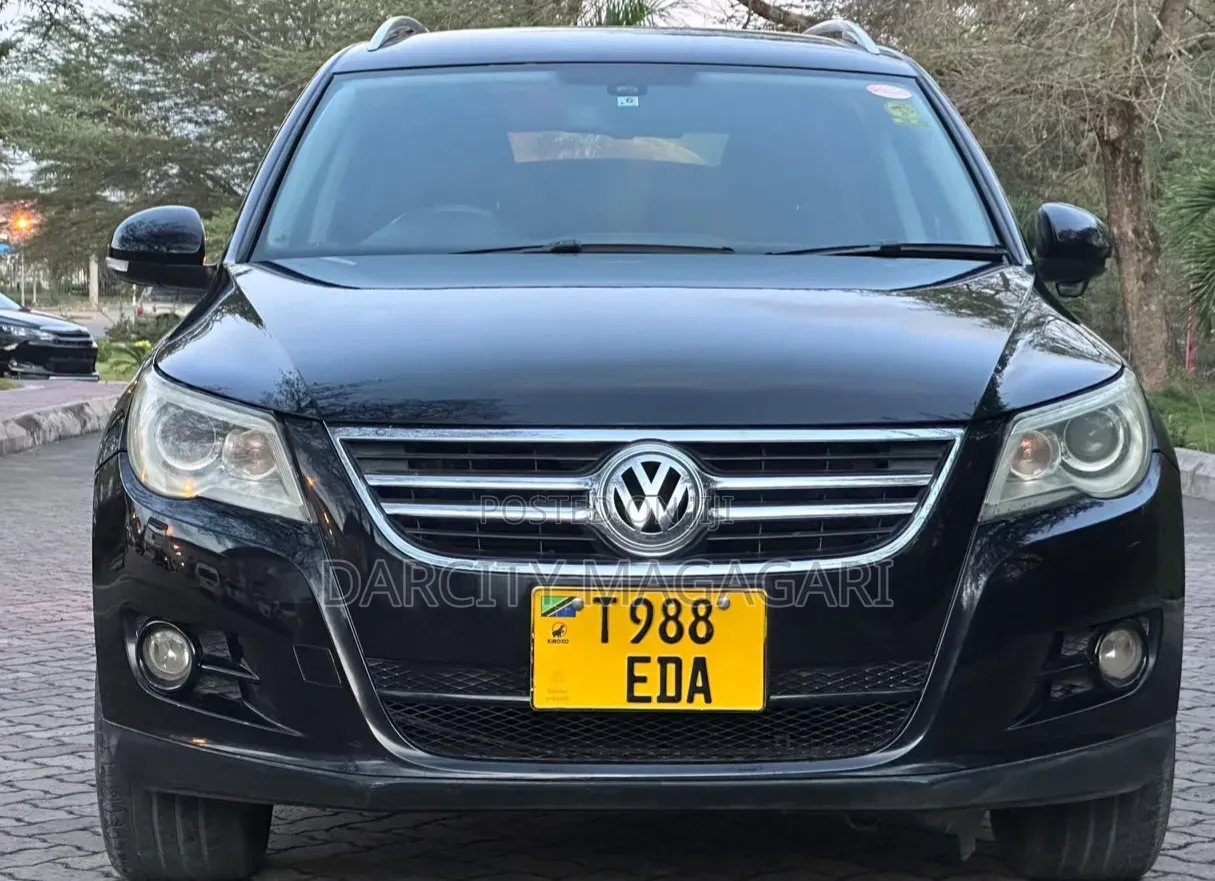 Volkswagen Tiguan 2010 Black