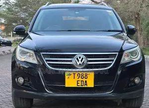 Volkswagen Tiguan 2010 Black