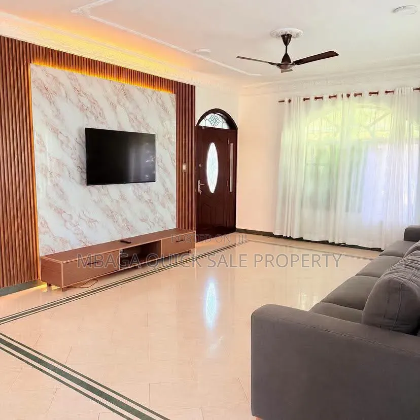 4bdrm House in Kawe Beach for rent