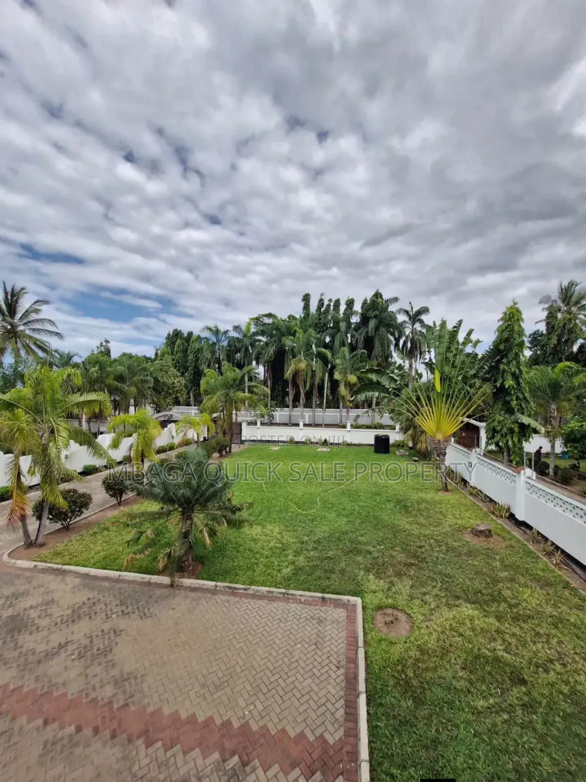 4bdrm House in Kawe Beach for rent