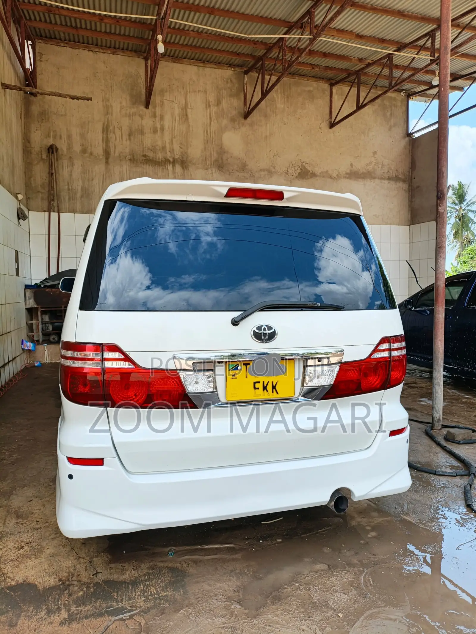 Toyota Alphard 2005 Pearl