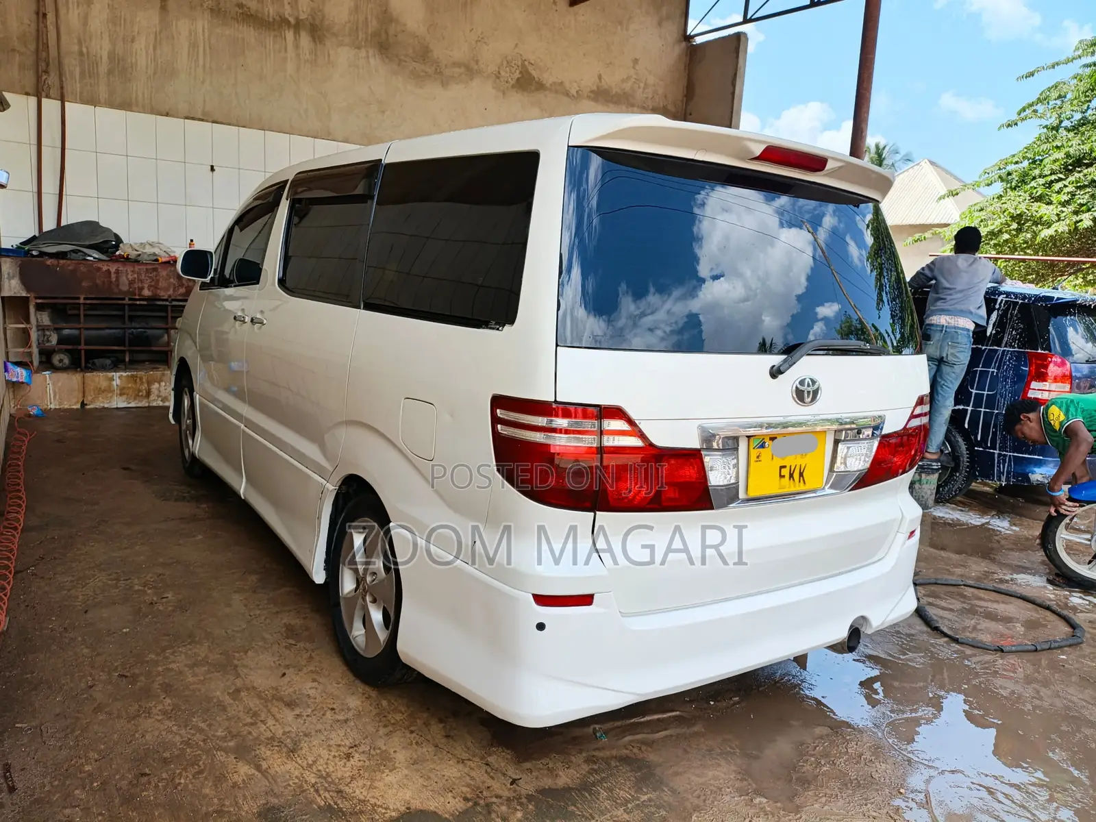 Toyota Alphard 2005 Pearl