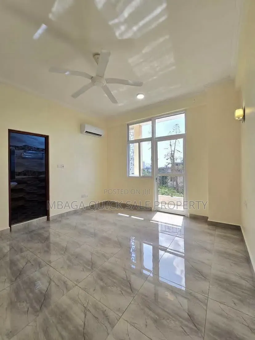 3bdrm Apartment in Upanga for rent