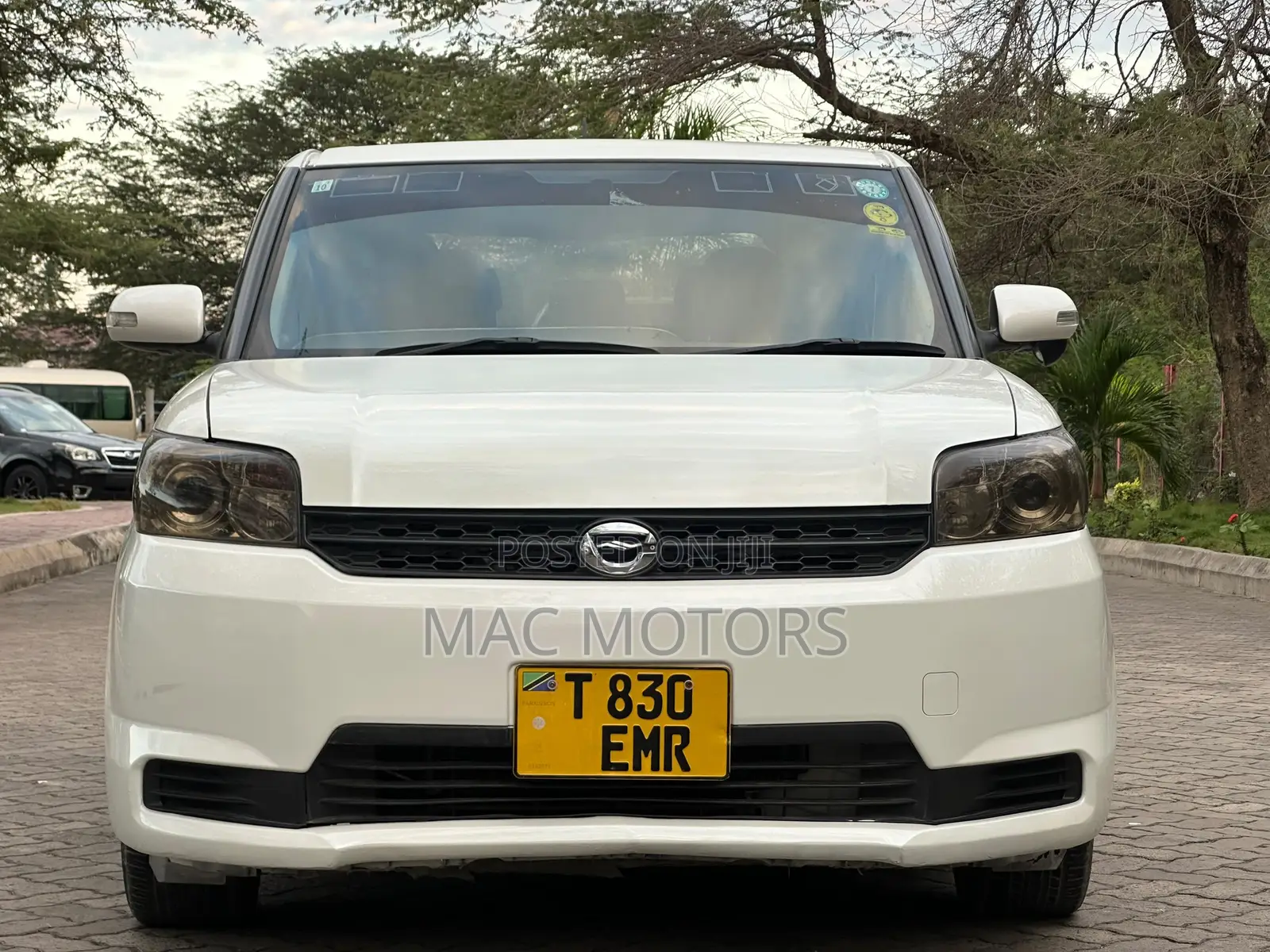 Toyota Corolla Rumion Hatchback 1.8 FWD 2012 White