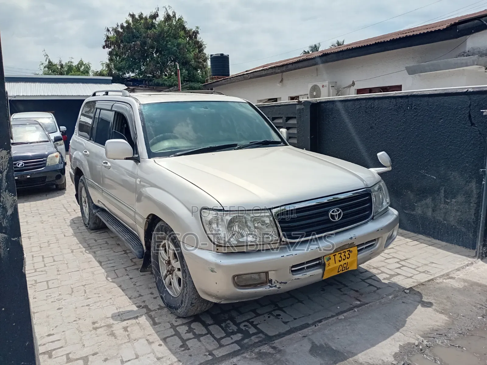 Toyota Land Cruiser 2004 Silver