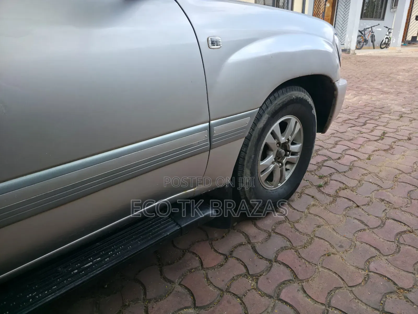 Toyota Land Cruiser 2004 Silver