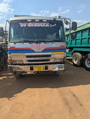 Mitsubishi Fuso Tipa Inauzwa 2015 White