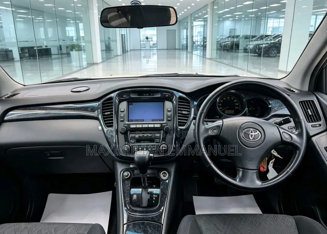 Toyota Kluger 2005 White