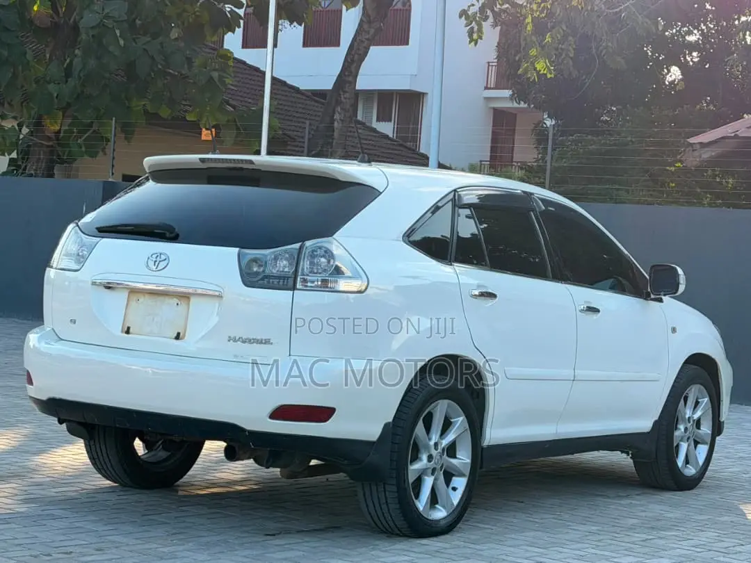 Toyota Harrier 2006 White