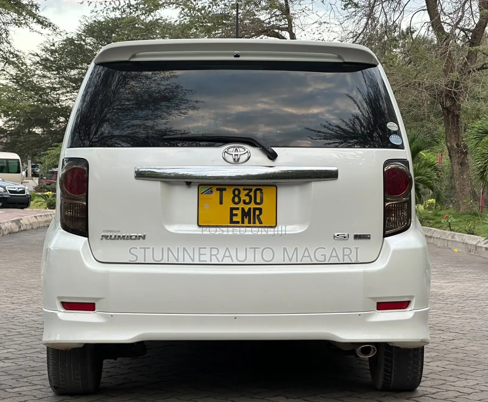 Toyota Corolla Rumion 2012 White
