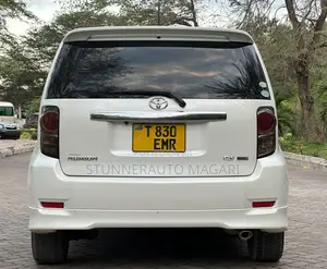 Toyota Corolla Rumion 2012 White