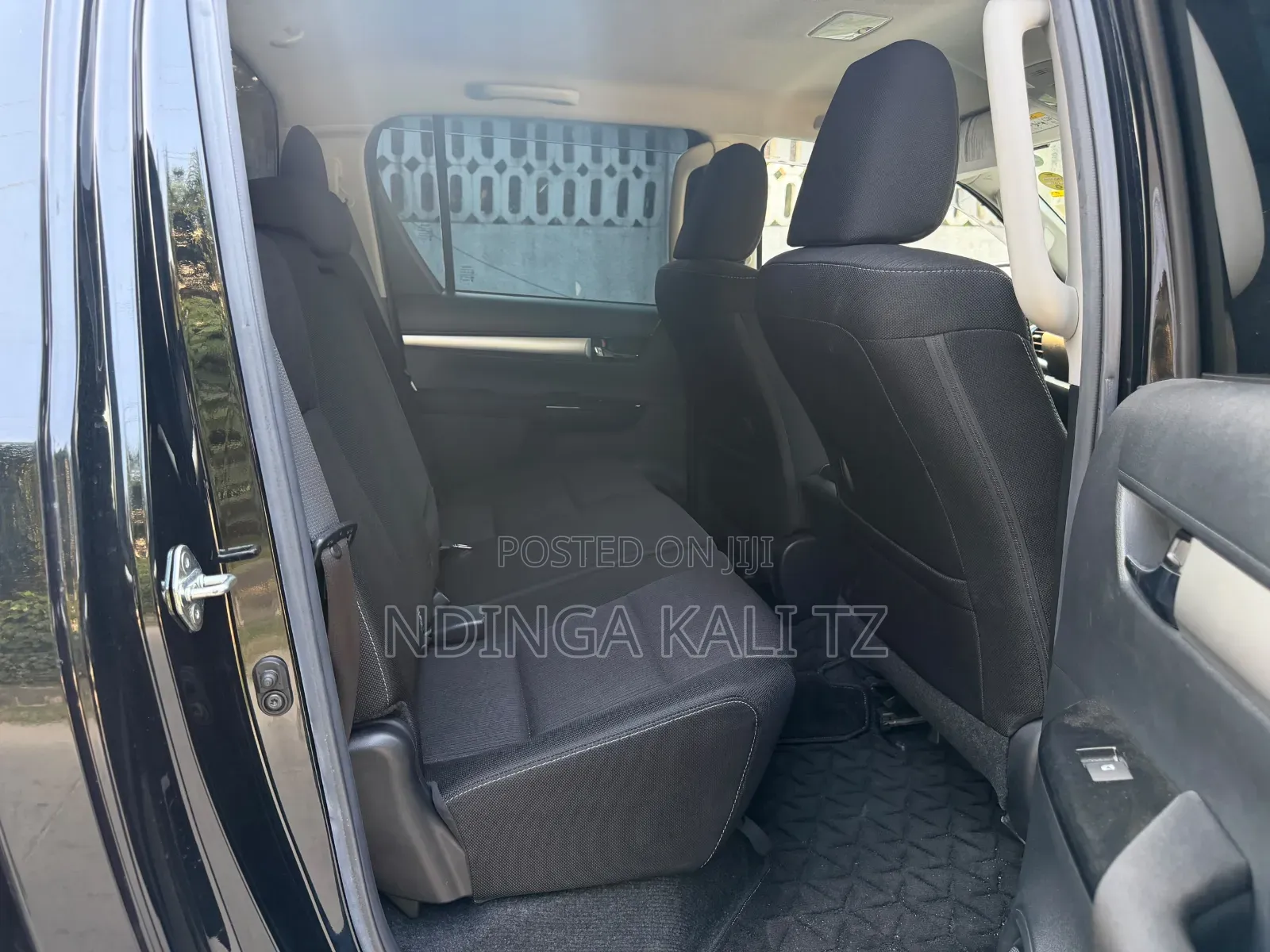 Toyota Hilux 2018 Black