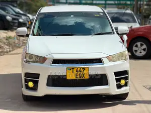 Mitsubishi Outlander 2012 White
