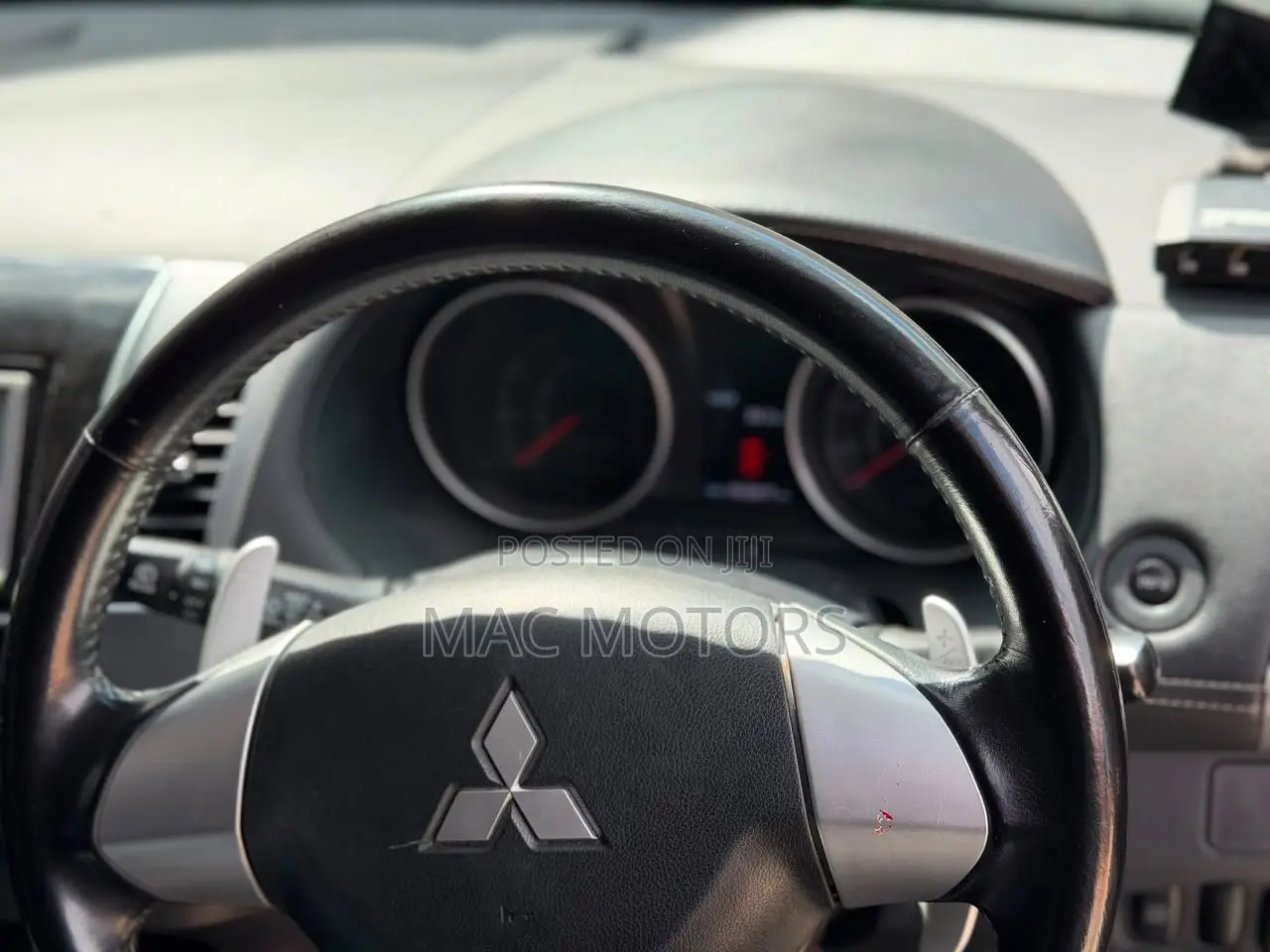 Mitsubishi Outlander 2012 White