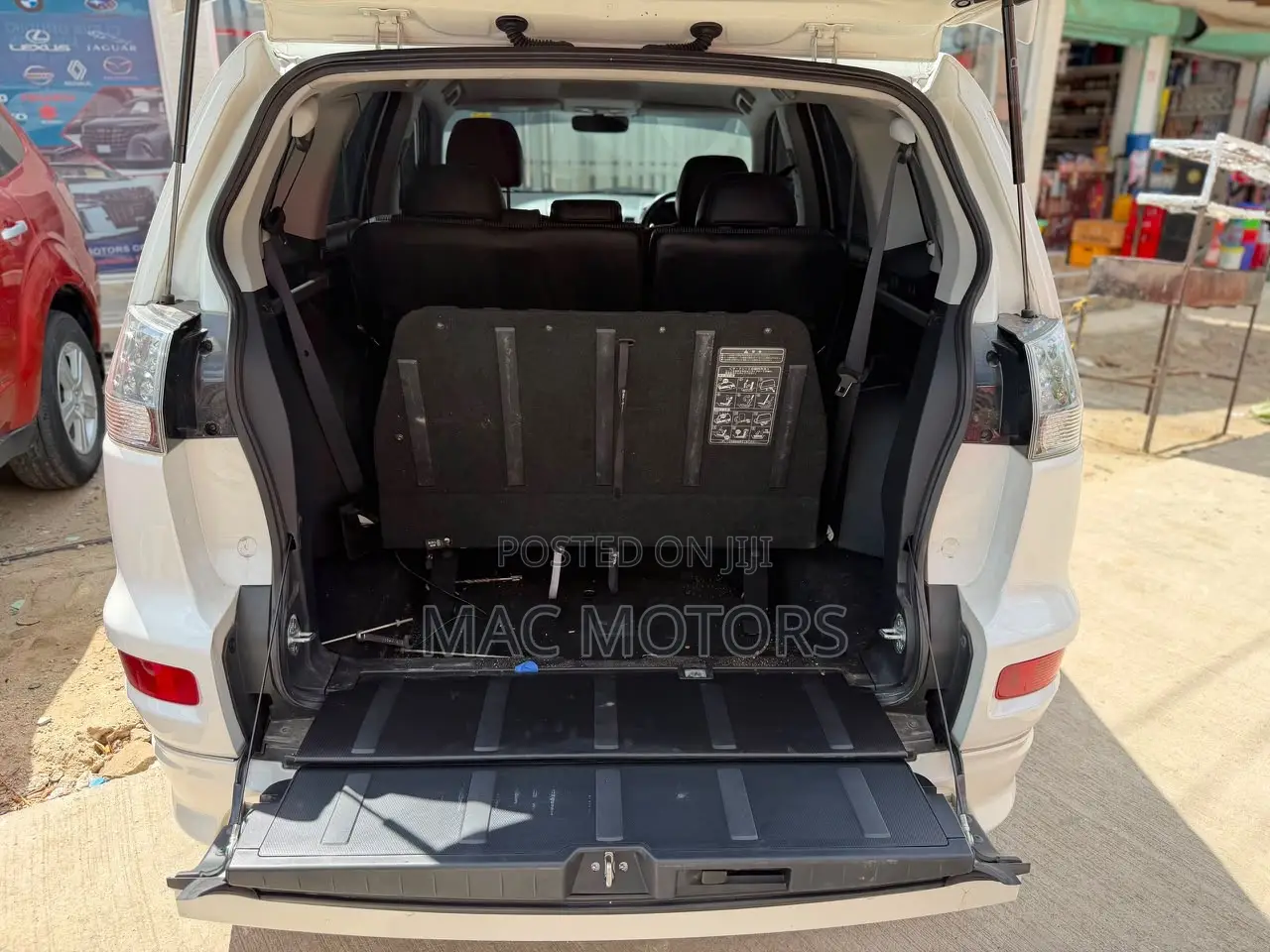 Mitsubishi Outlander 2012 White