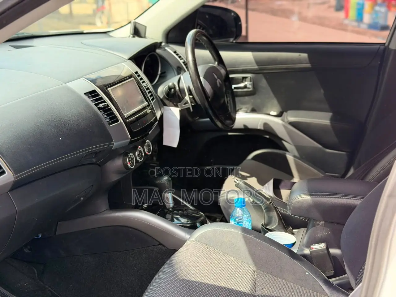 Mitsubishi Outlander 2012 White