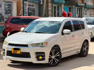 Mitsubishi Outlander 2012 White