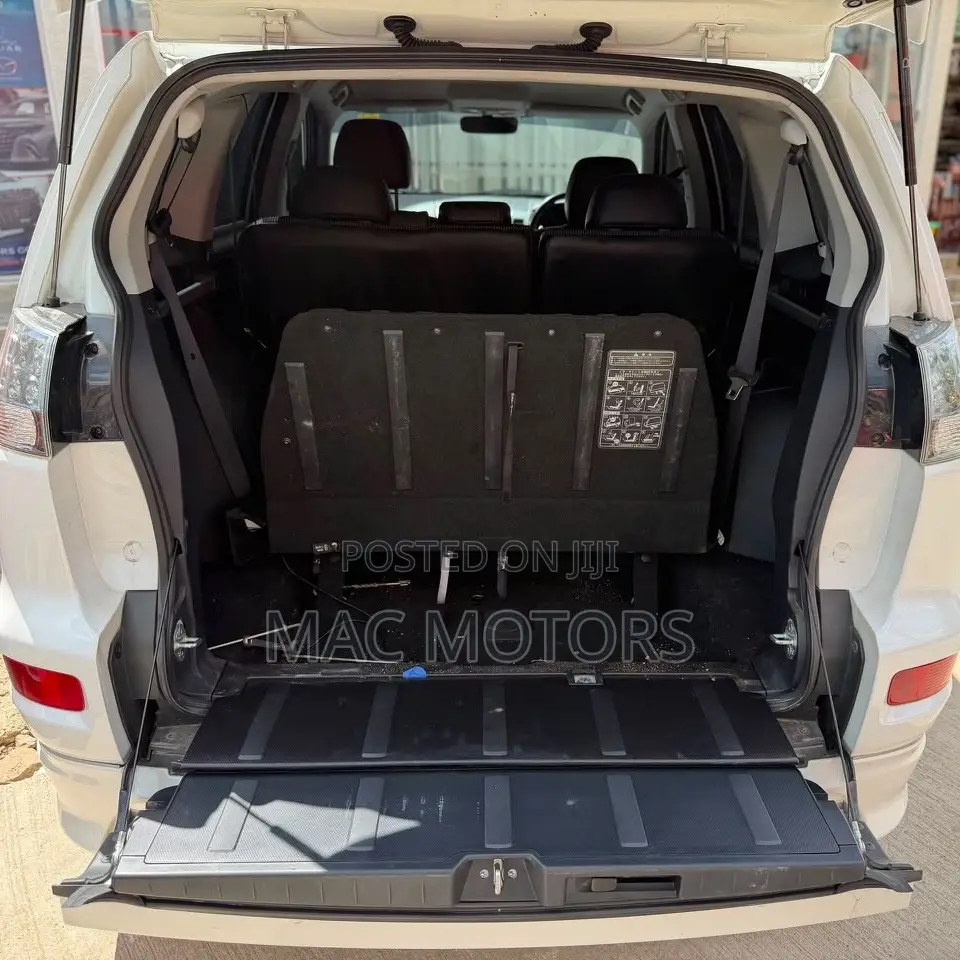 Mitsubishi Outlander 2012 White