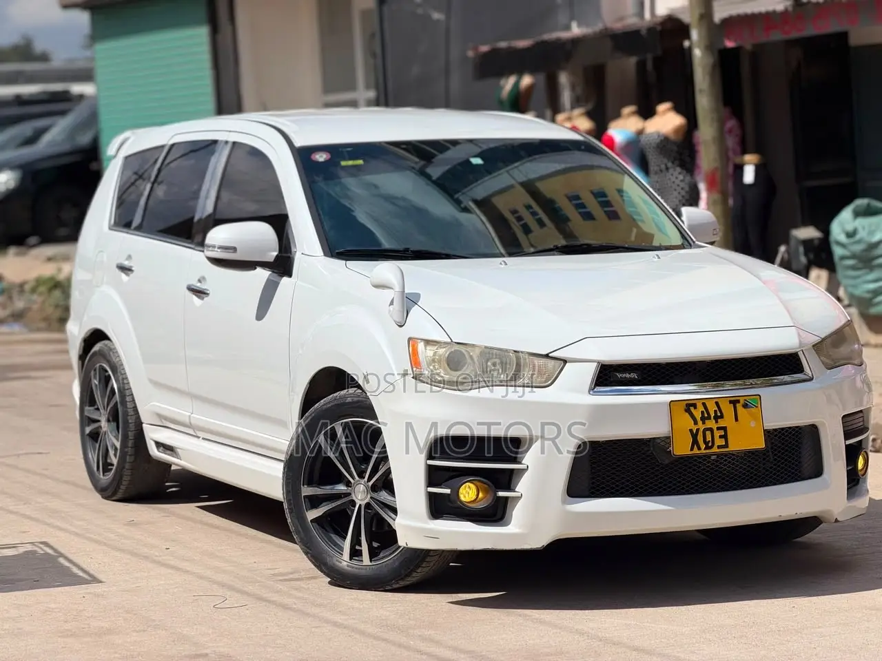 Mitsubishi Outlander 2012 White