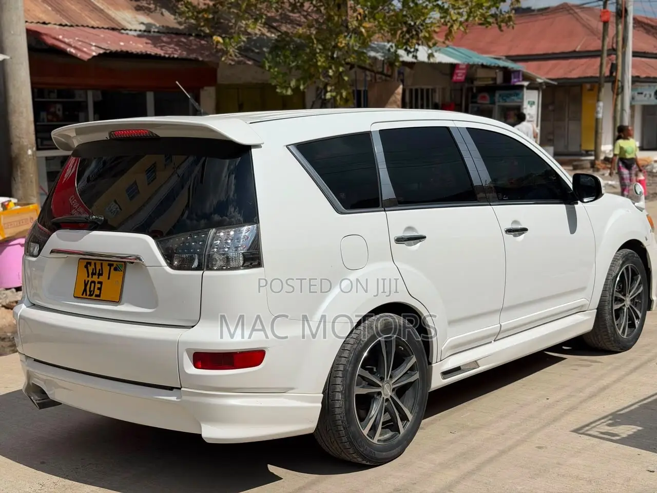Mitsubishi Outlander 2012 White