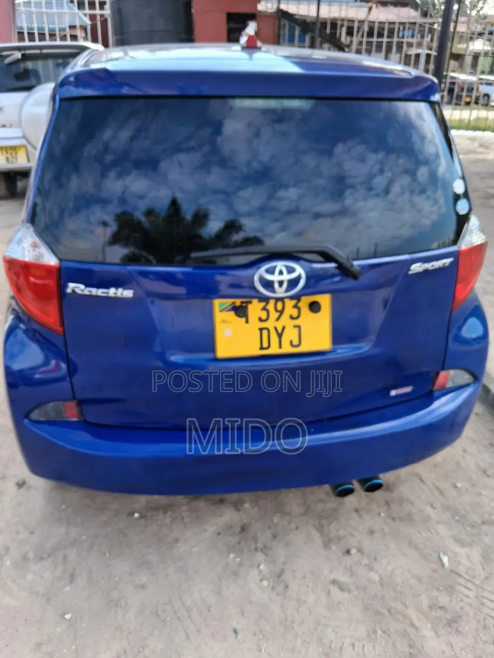 Toyota Ractis 2010 Blue