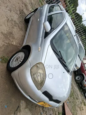 Toyota Vitz 2005 Silver