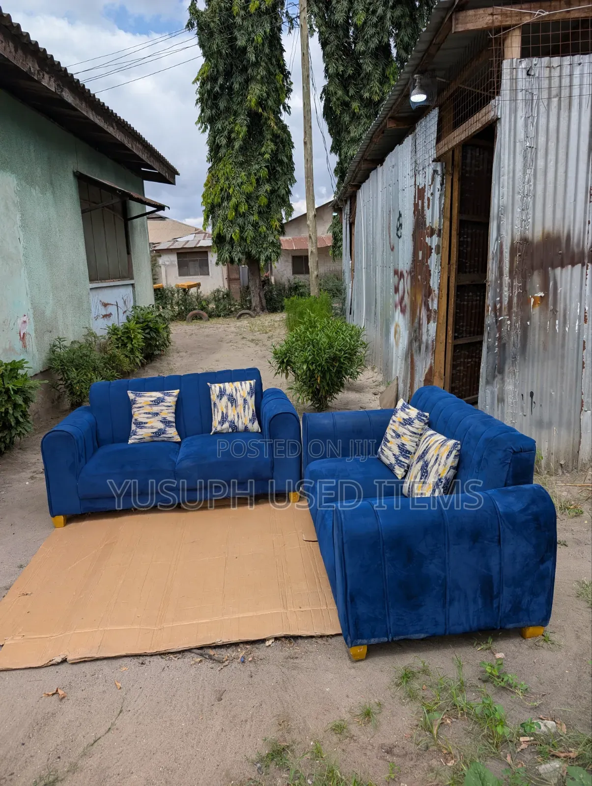 Sofa With Two PCS
