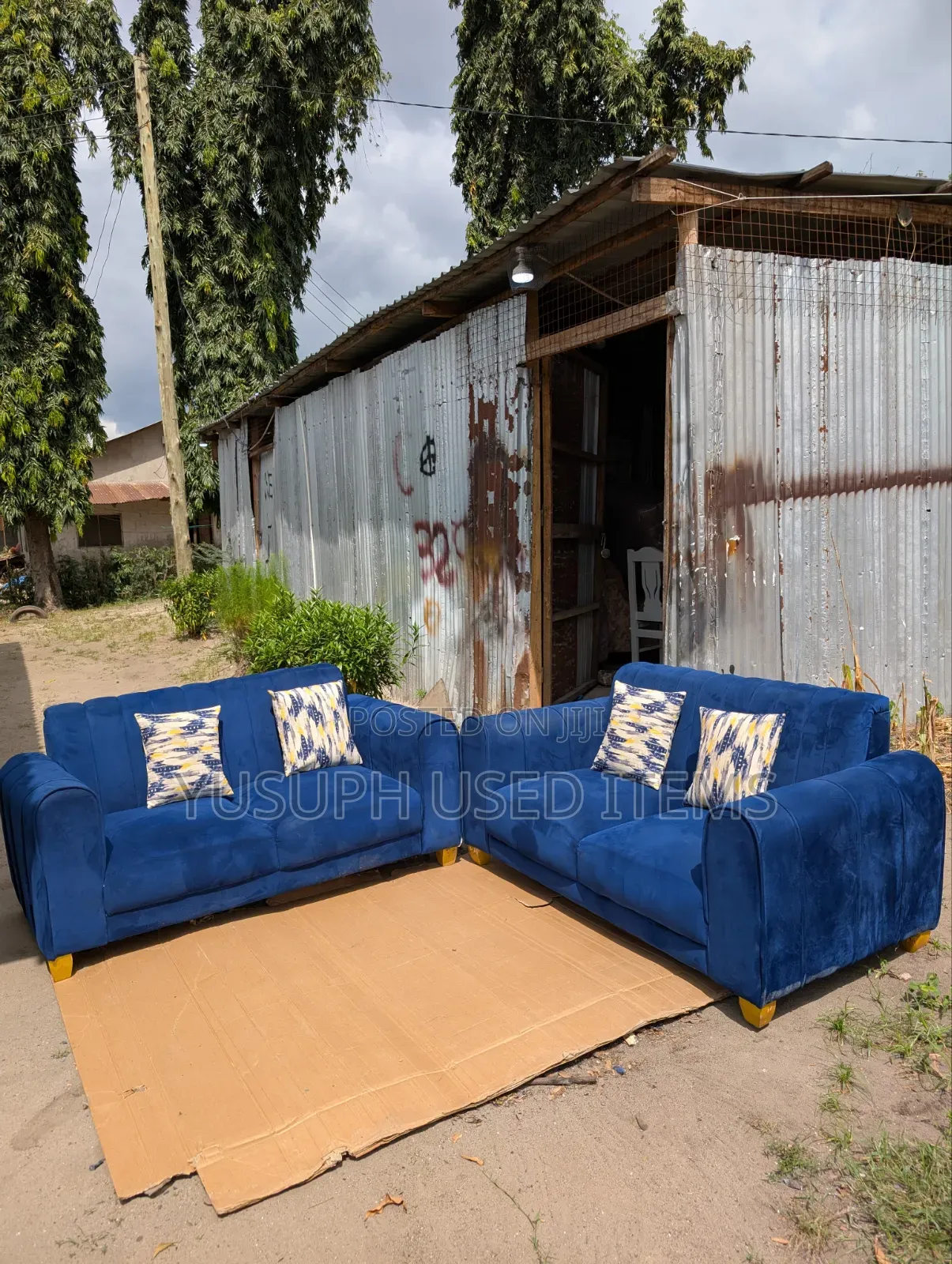 Sofa With Two PCS