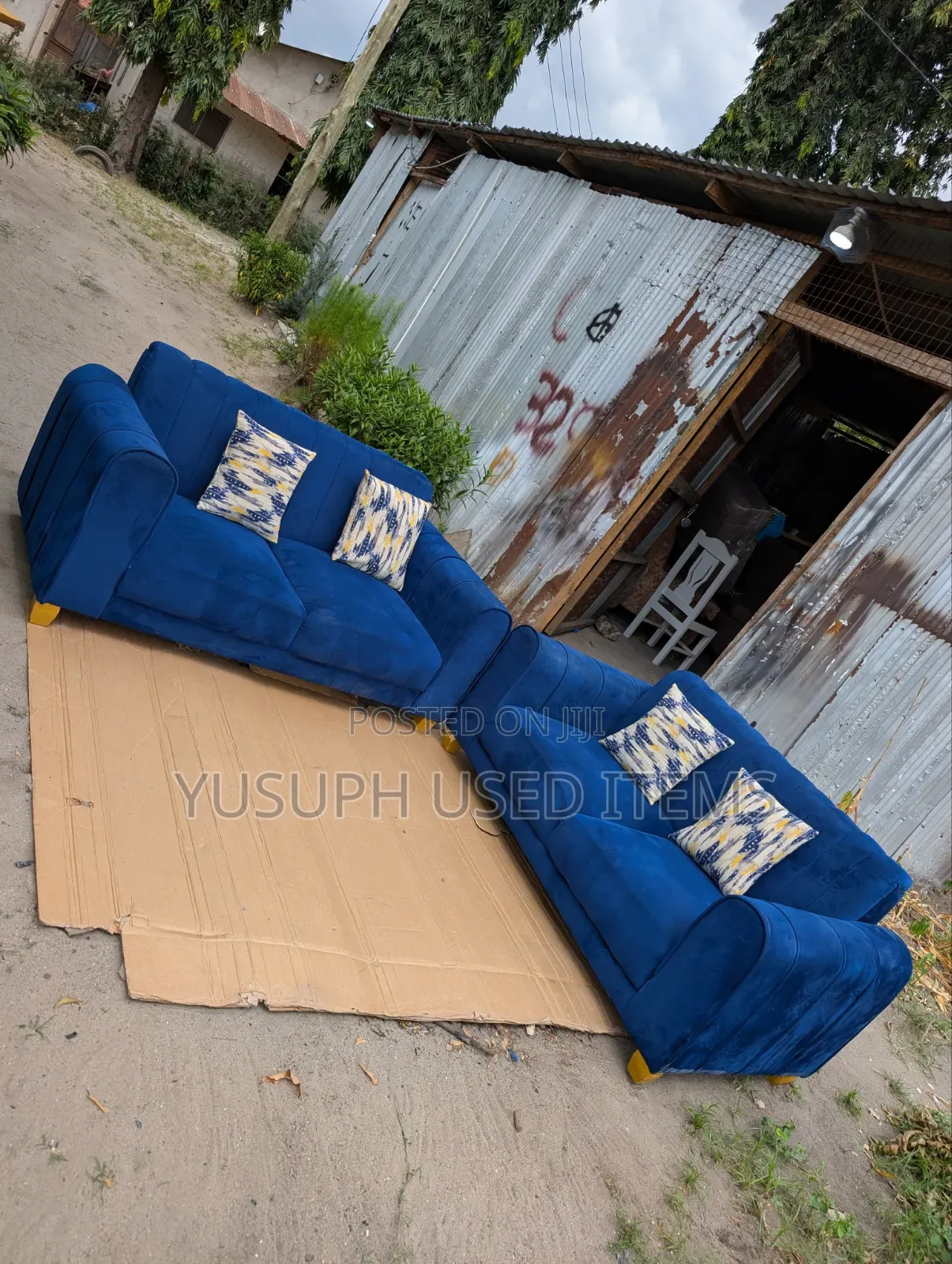Sofa With Two PCS