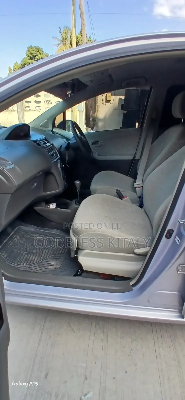 Toyota Vitz 2007 Purple