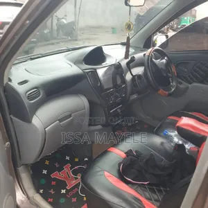Toyota Fun Cargo 2004 Gray