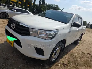 Toyota Hilux 2016 White