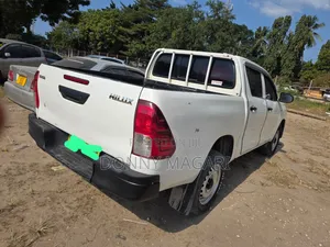 Toyota Hilux 2016 White