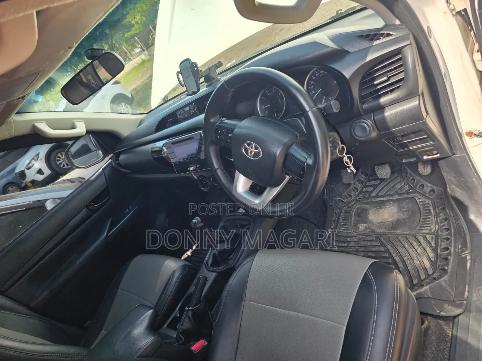 Toyota Hilux 2016 White