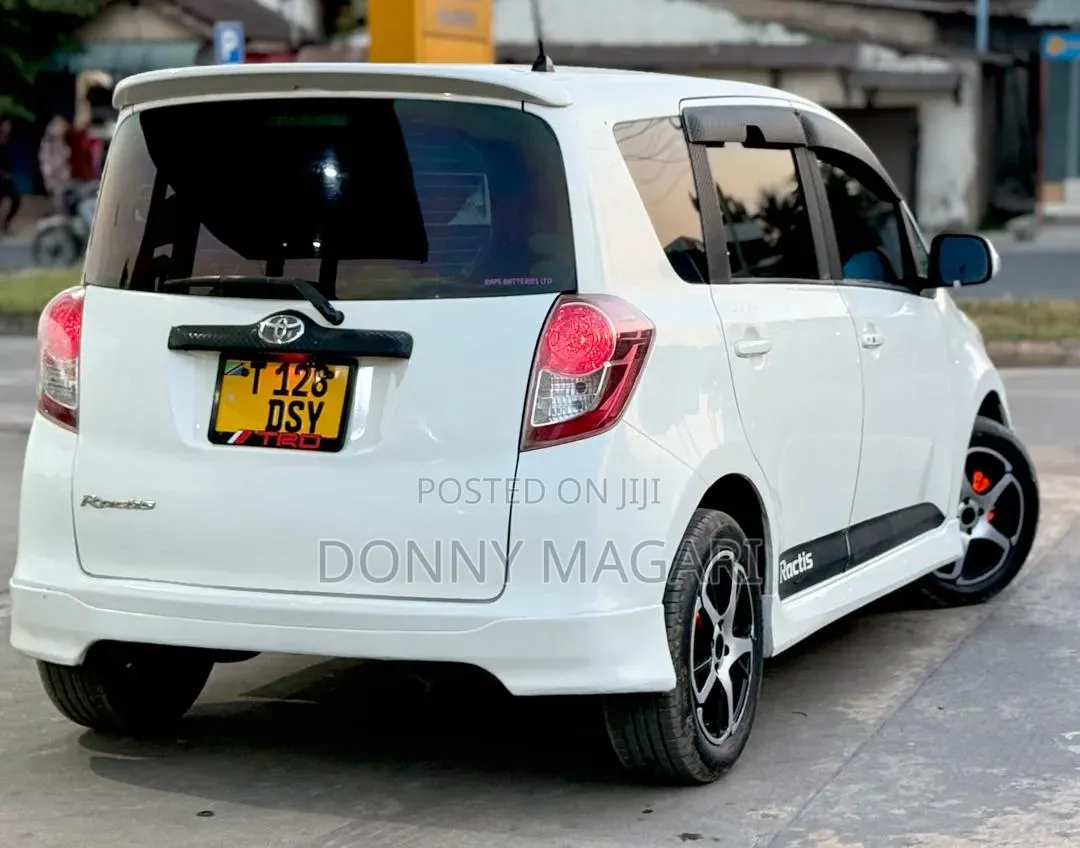 Toyota Ractis 2009 White