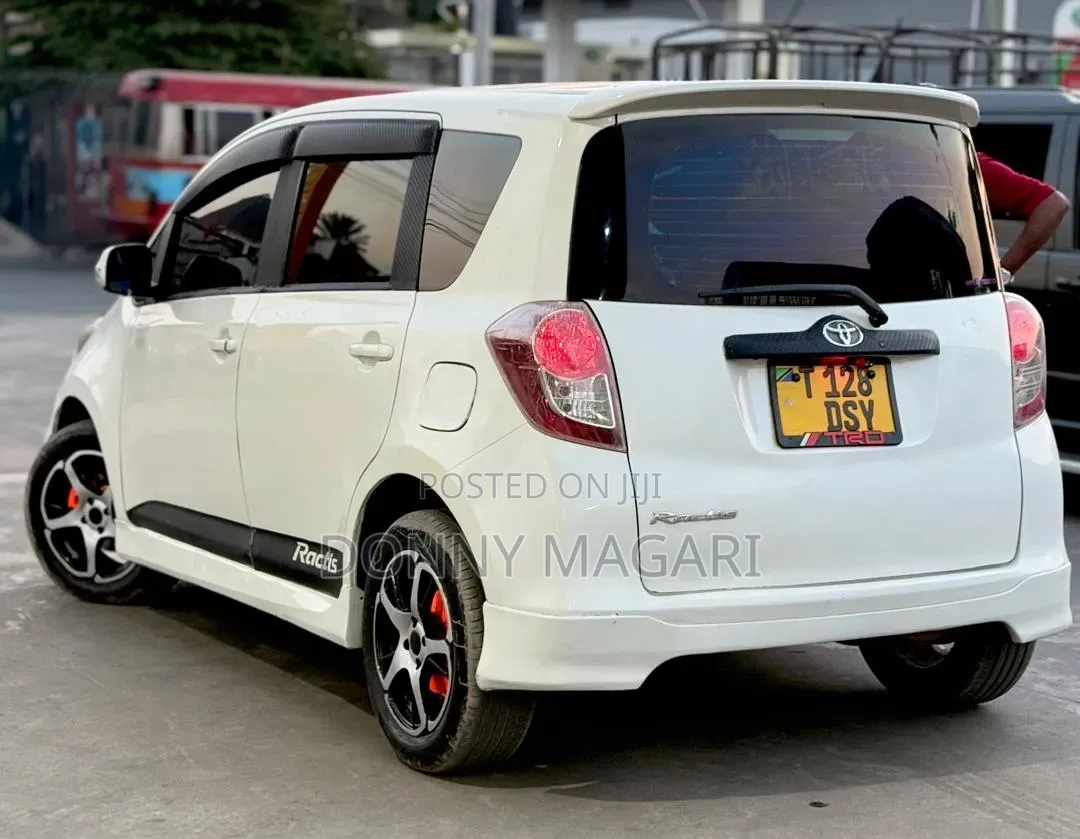 Toyota Ractis 2009 White