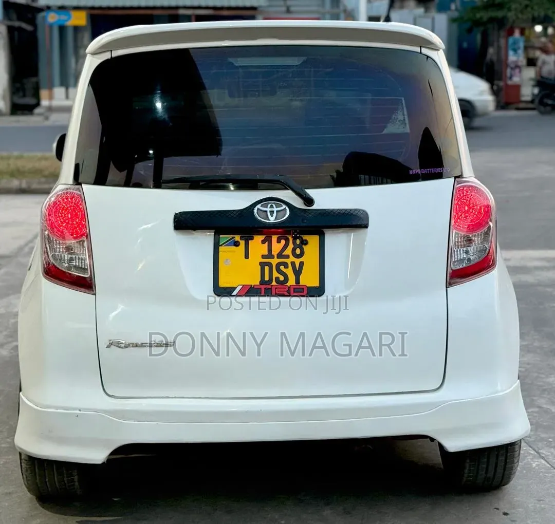 Toyota Ractis 2009 White