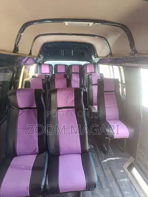 Toyota HiAce 2002 Blue