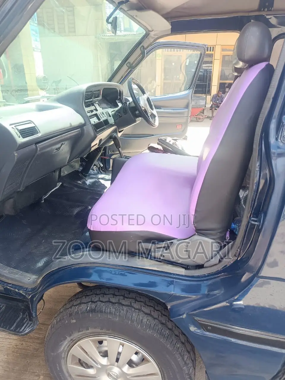 Toyota HiAce 2002 Blue