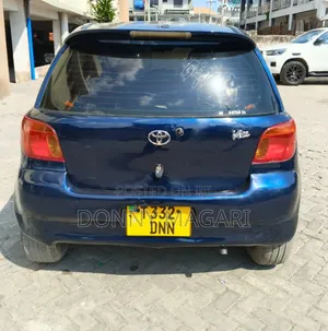 Toyota Vitz 2004 Blue