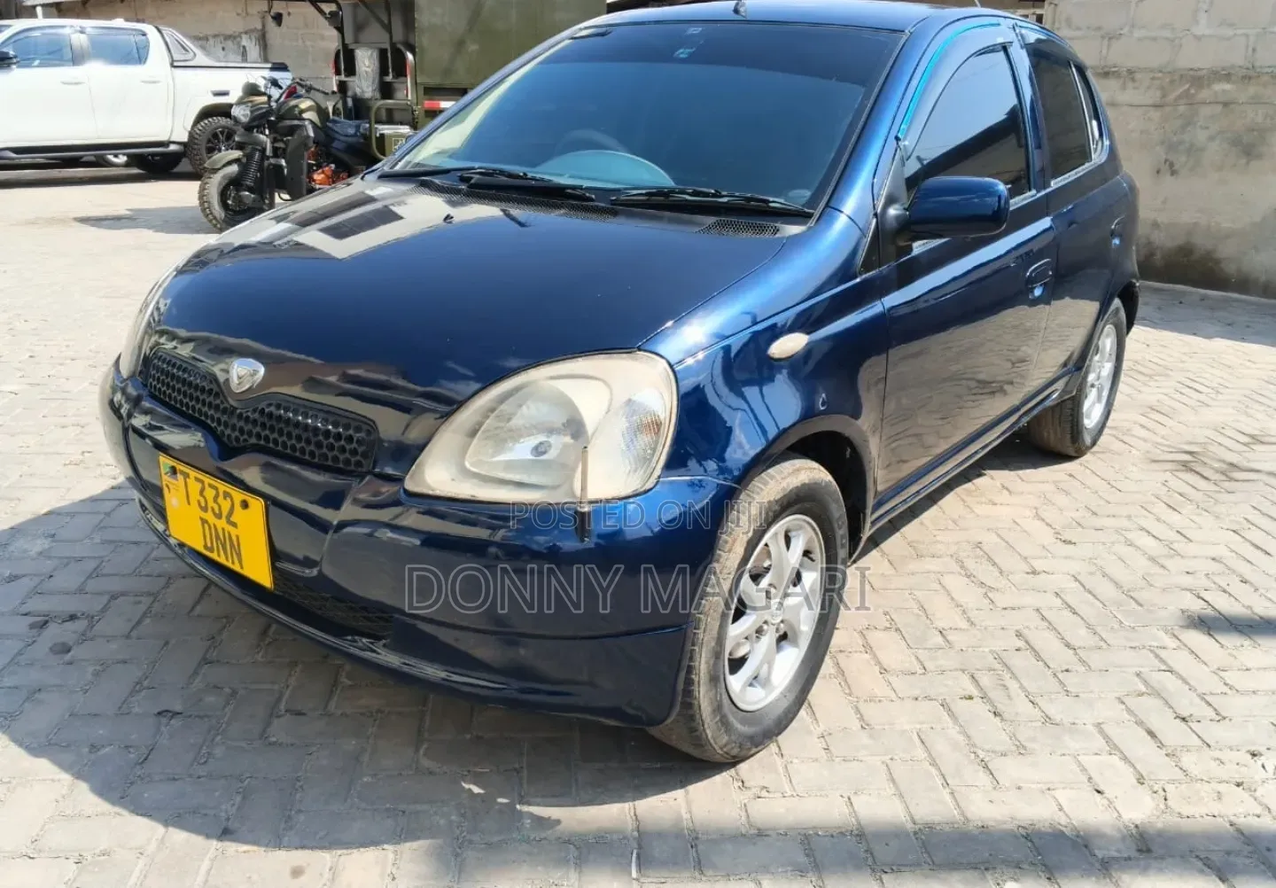 Toyota Vitz 2004 Blue