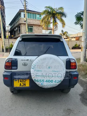 Toyota RAV4 1999 White